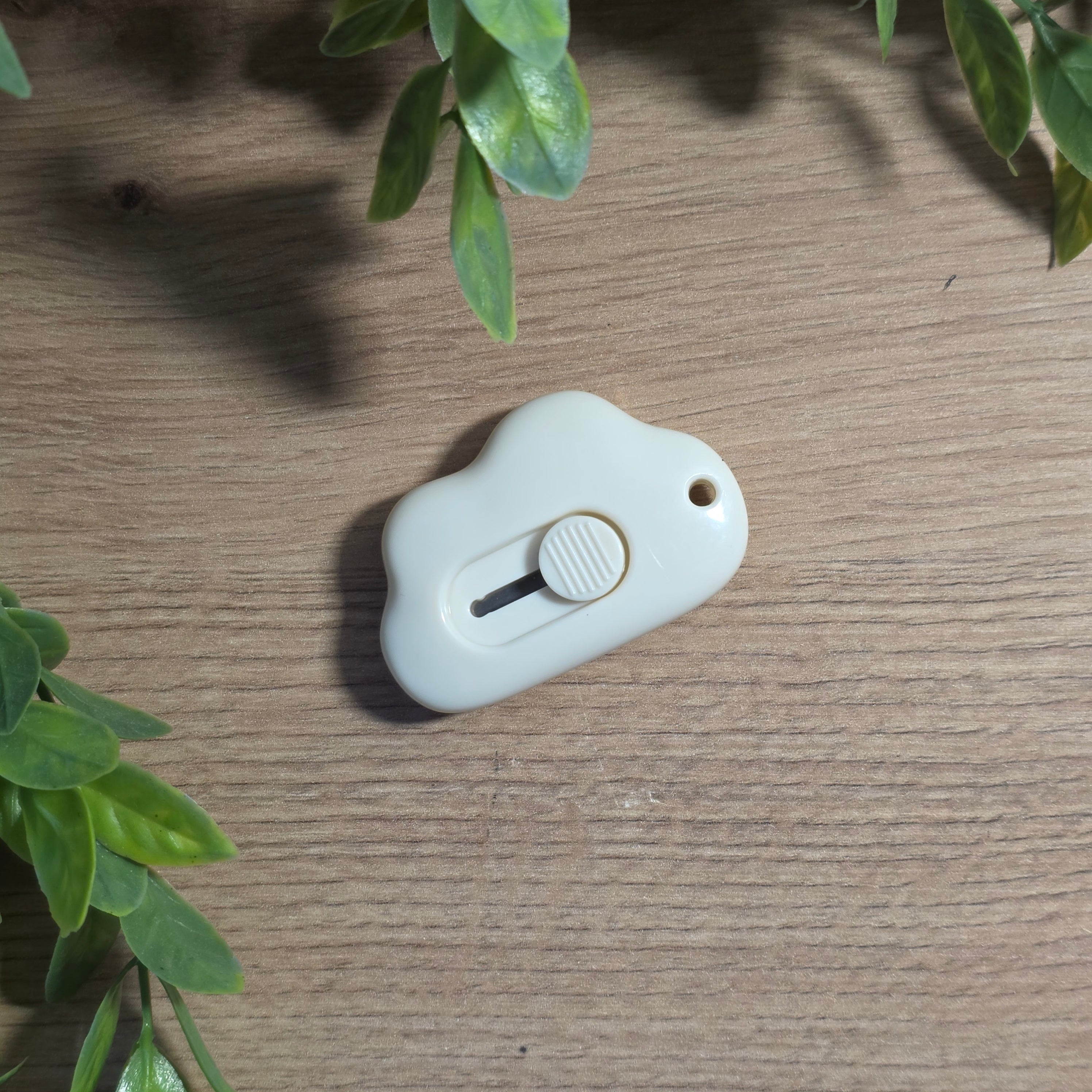 Mini cutter rétractable portable en forme de nuage