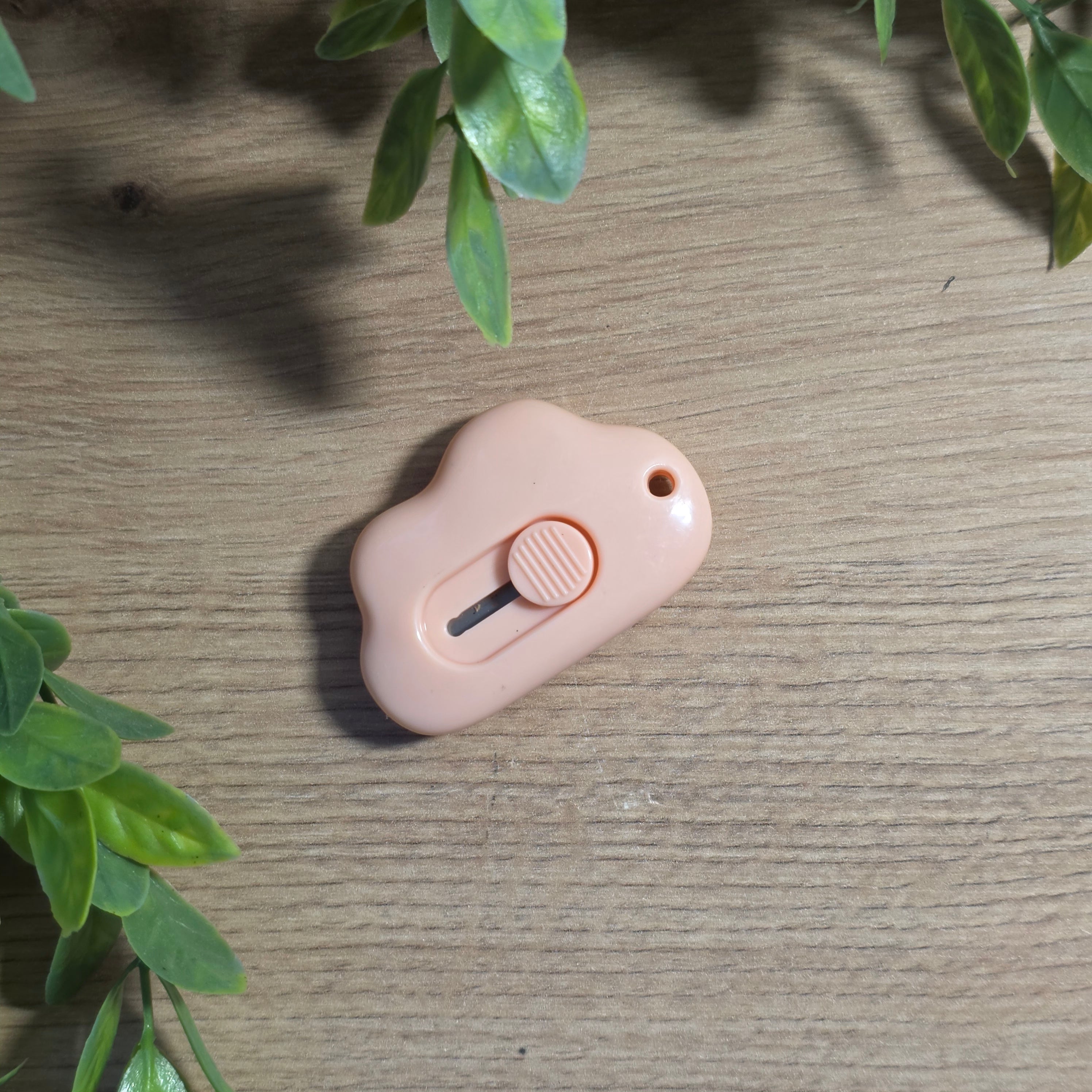 Mini cutter rétractable portable en forme de nuage